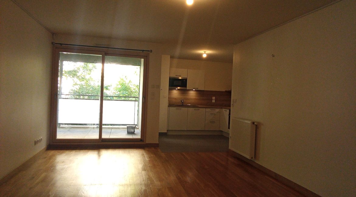 8090b9b9-f8bd-49e3-8d70-20a756dad5f3-ebea73dd-174e-42cd-b886-785a11ba00ee