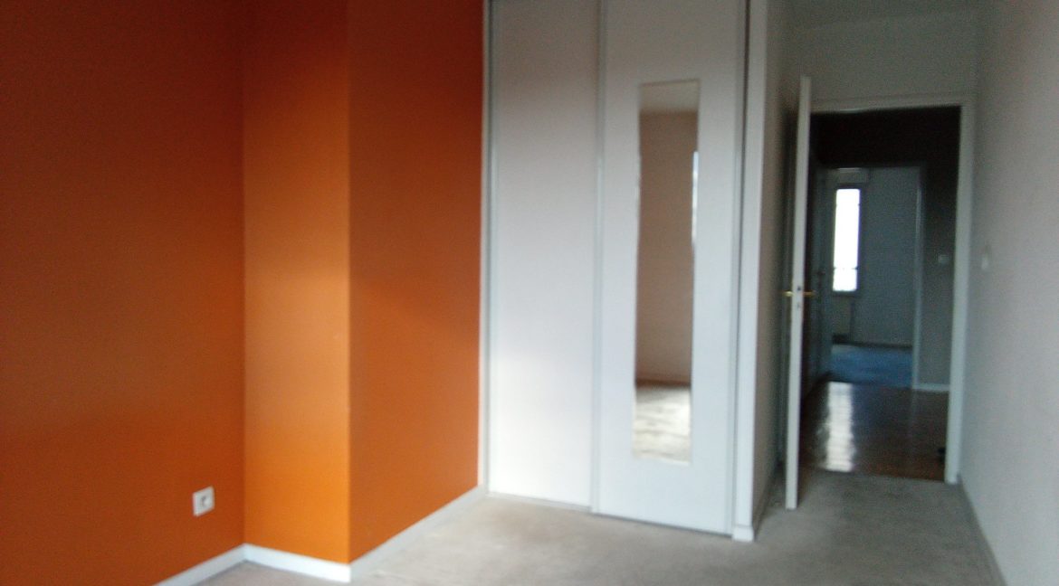 c0124fd3-0956-48a1-b662-2eda9941bcc8-5b96eea7-7008-46ae-8aad-0a6bd9b2cff5