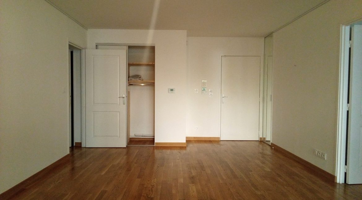 e48c172f-0aac-459f-8b3d-f88565ef49be-d7301719-f4fa-4c8b-901a-f1c1682f4997